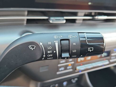 Certified 2025 Hyundai Kona SEL image 25