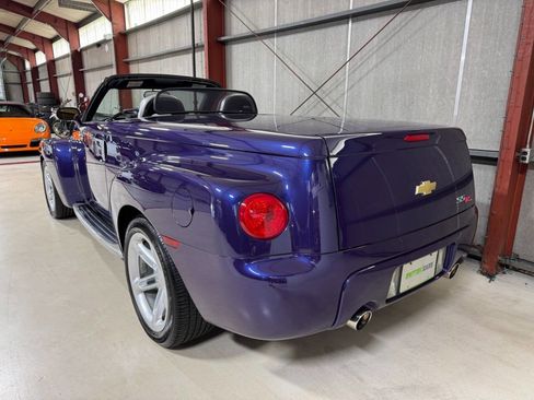 Used 2004 Chevrolet SSR w/ Preferred Equipment Group RWD image 9