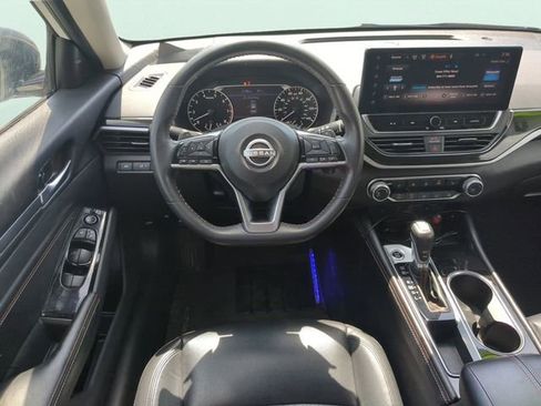 Used 2023 Nissan Altima 2.5 SR w/ SR Premium Package FWD image 27