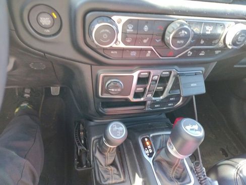 Used 2023 Jeep Wrangler Unlimited Sahara image 9