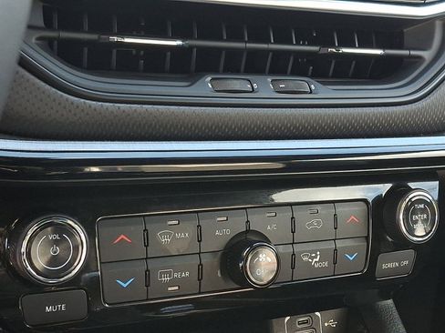 Used 2023 Jeep Compass Trailhawk image 15