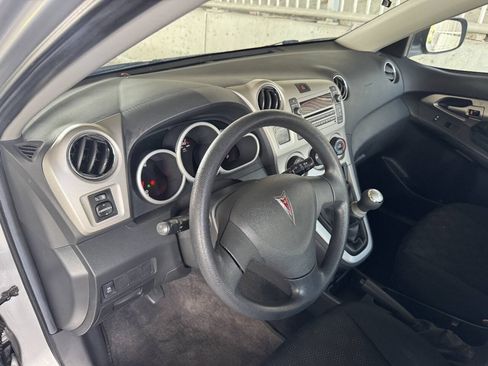 Used 2009 Pontiac Vibe w/ Preferred Package FWD image 12