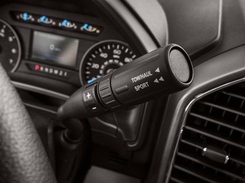 Used 2016 Ford F150 Lariat w/ Equipment Group 502A Luxury image 8