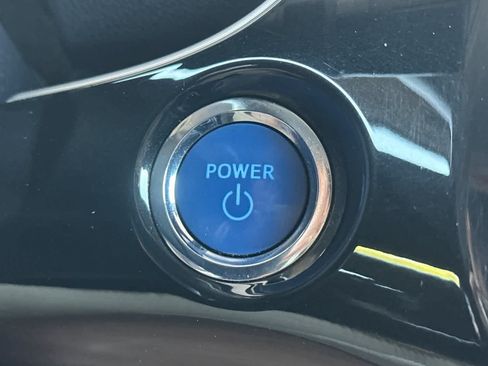 Used 2017 Toyota Prius Two FWD image 22