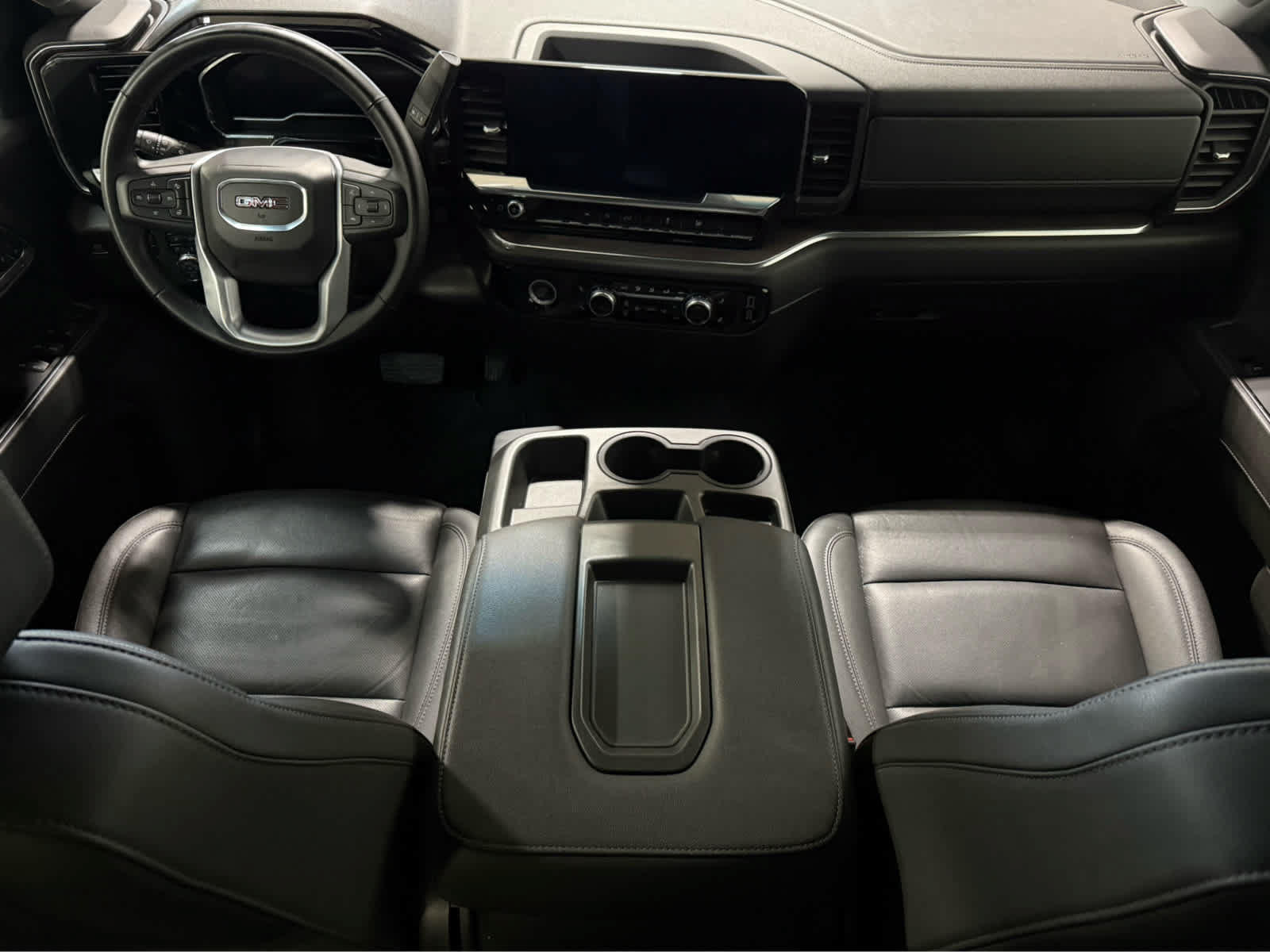 Used 2024 GMC Sierra 1500 SLT AWD/4WD image 18