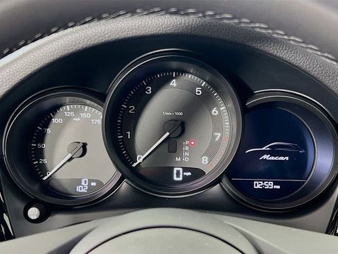 Certified 2026 Porsche Macan AWD/4WD image 13
