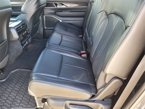 Used 2024 Jeep Wagoneer L 4WD w/ Premium Group I image 23