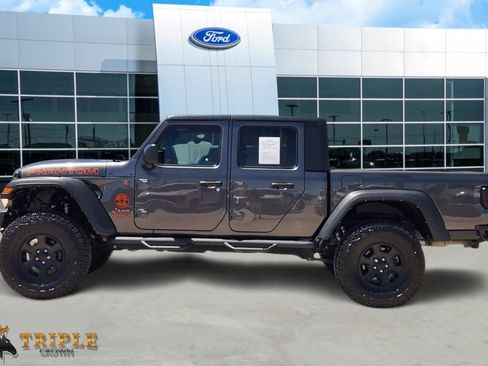 Used 2022 Jeep Gladiator Mojave AWD/4WD image 3