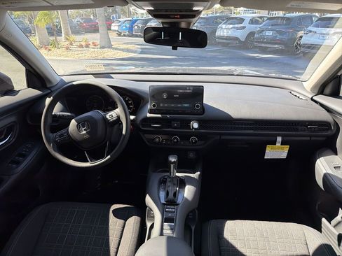 Certified 2025 Honda HR-V LX image 10