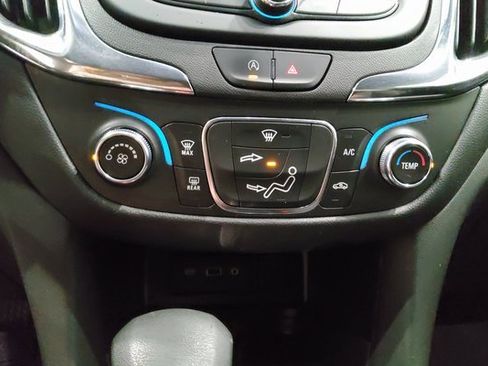 Used 2023 Chevrolet Equinox LT image 35