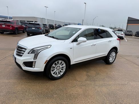 Used 2018 Cadillac XT5 FWD image 1