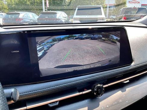 Used 2023 Nissan Ariya FWD image 19