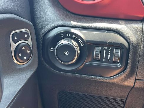 Used 2021 Jeep Wrangler Unlimited Rubicon AWD/4WD image 23