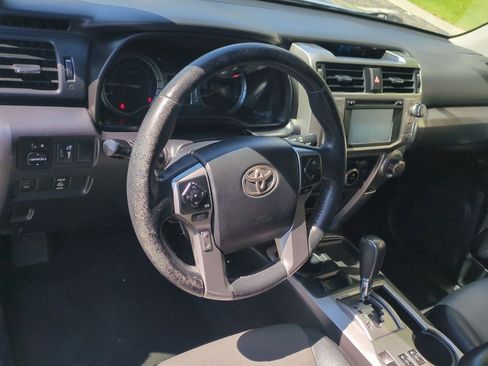 Used 2016 Toyota 4Runner SR5 Premium RWD image 10