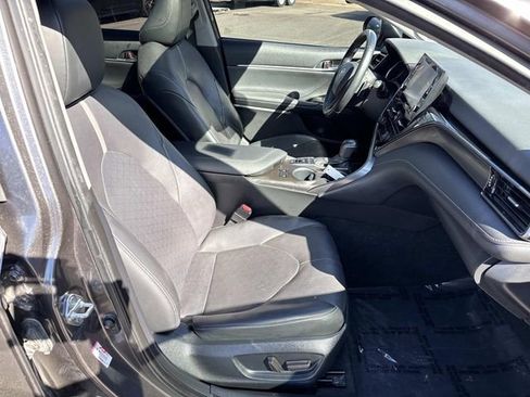 Used 2022 Toyota Camry XSE w/ Navigation Package image 9