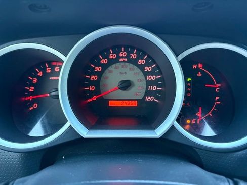 Used 2011 Toyota Tacoma PreRunner w/ TRD Sport Pkg RWD image 15