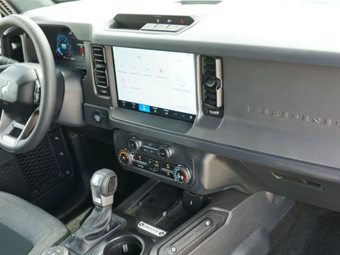 Certified 2025 Ford Bronco 4-Door AWD/4WD image 28