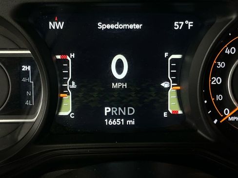 Used 2025 Jeep Wrangler Unlimited Rubicon image 22