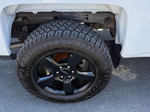 Used 2018 Chevrolet Silverado 1500 Custom w/ Custom Value Package image 21