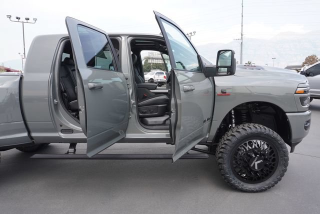 Used 2026 RAM 3500 Laramie AWD/4WD image 32