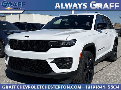 Used 2023 Jeep Grand Cherokee Altitude image 1