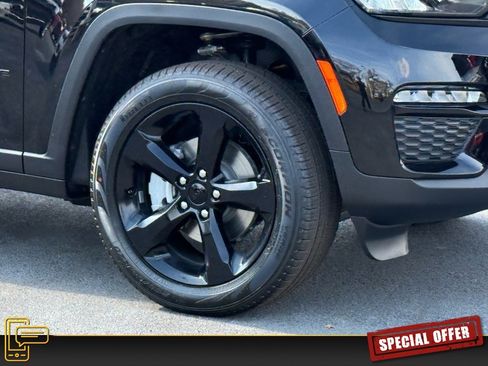 New 2025 Jeep Grand Cherokee Limited image 20