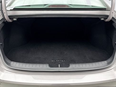 Used 2023 Hyundai Elantra SE w/ Cargo Package FWD image 18
