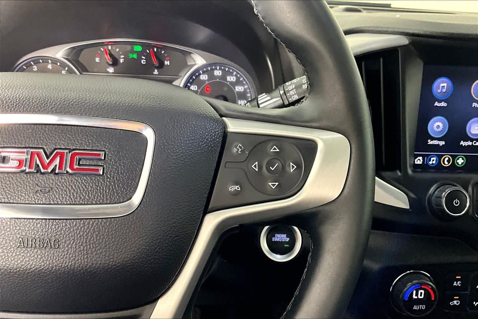 Used 2024 GMC Terrain SLT AWD/4WD image 23