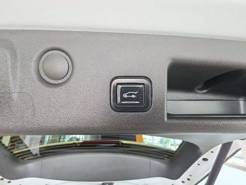 Used 2022 Chevrolet Equinox LT FWD image 32