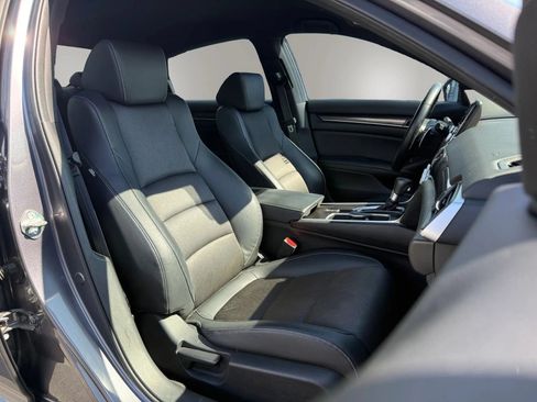 Used 2018 Honda Accord Sport image 39