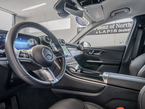 Used 2025 Mercedes-Benz GLC 350e 4MATIC image 6