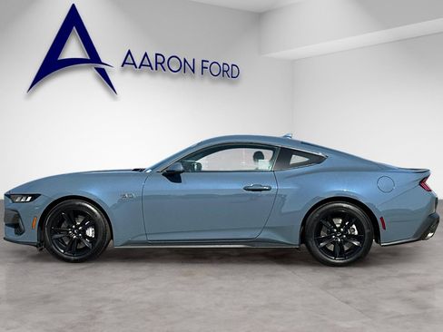 Used 2024 Ford Mustang GT RWD image 3