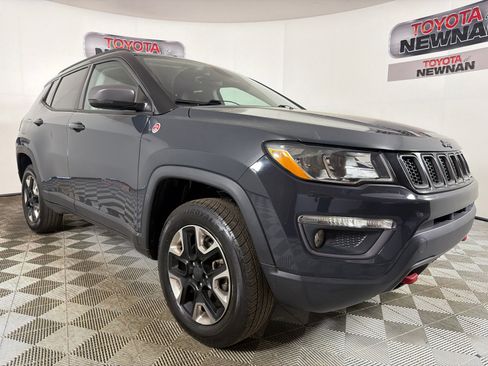 Used 2018 Jeep Compass Trailhawk w/ Leather Interior Group AWD/4WD image 1
