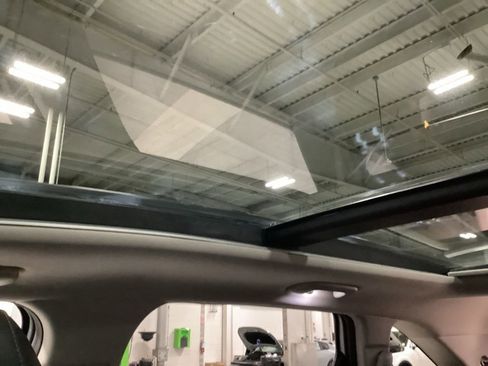 Certified 2023 Kia Sorento S w/ Panoramic Sunroof Package image 19