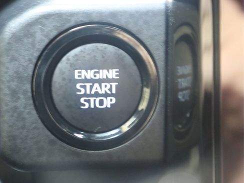 Used 2024 Toyota Tacoma Limited w/ Limited Package (LT) image 50