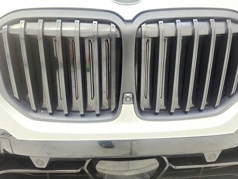 Used 2024 BMW X7 xDrive40i w/ M Sport Package AWD/4WD image 23