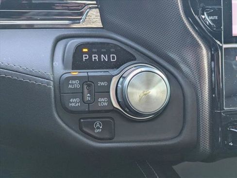 Used 2025 RAM 1500 Limited image 12