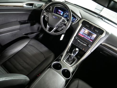 Used 2013 Ford Fusion SE FWD image 9