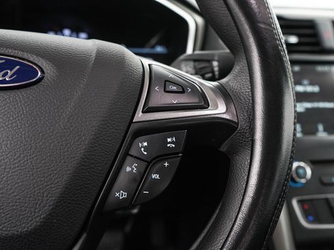 Used 2017 Ford Fusion SE w/ Fusion SE Technology Package FWD image 24