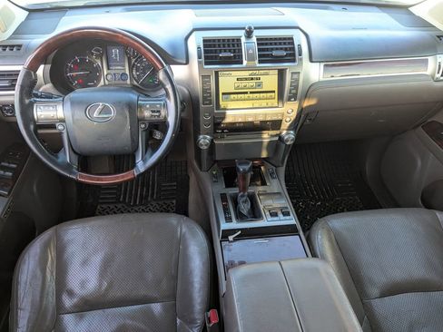 Used 2010 Lexus GX 460 image 30
