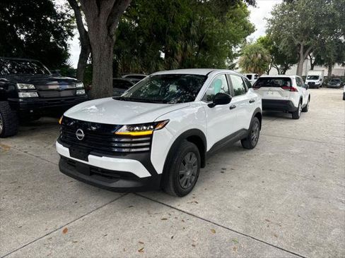 Used 2025 Nissan Kicks S FWD image 2