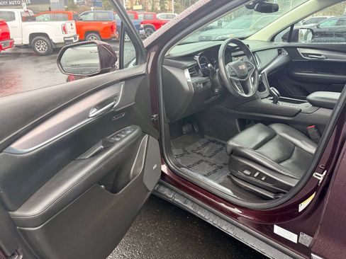 Used 2017 Cadillac XT5 Luxury image 14