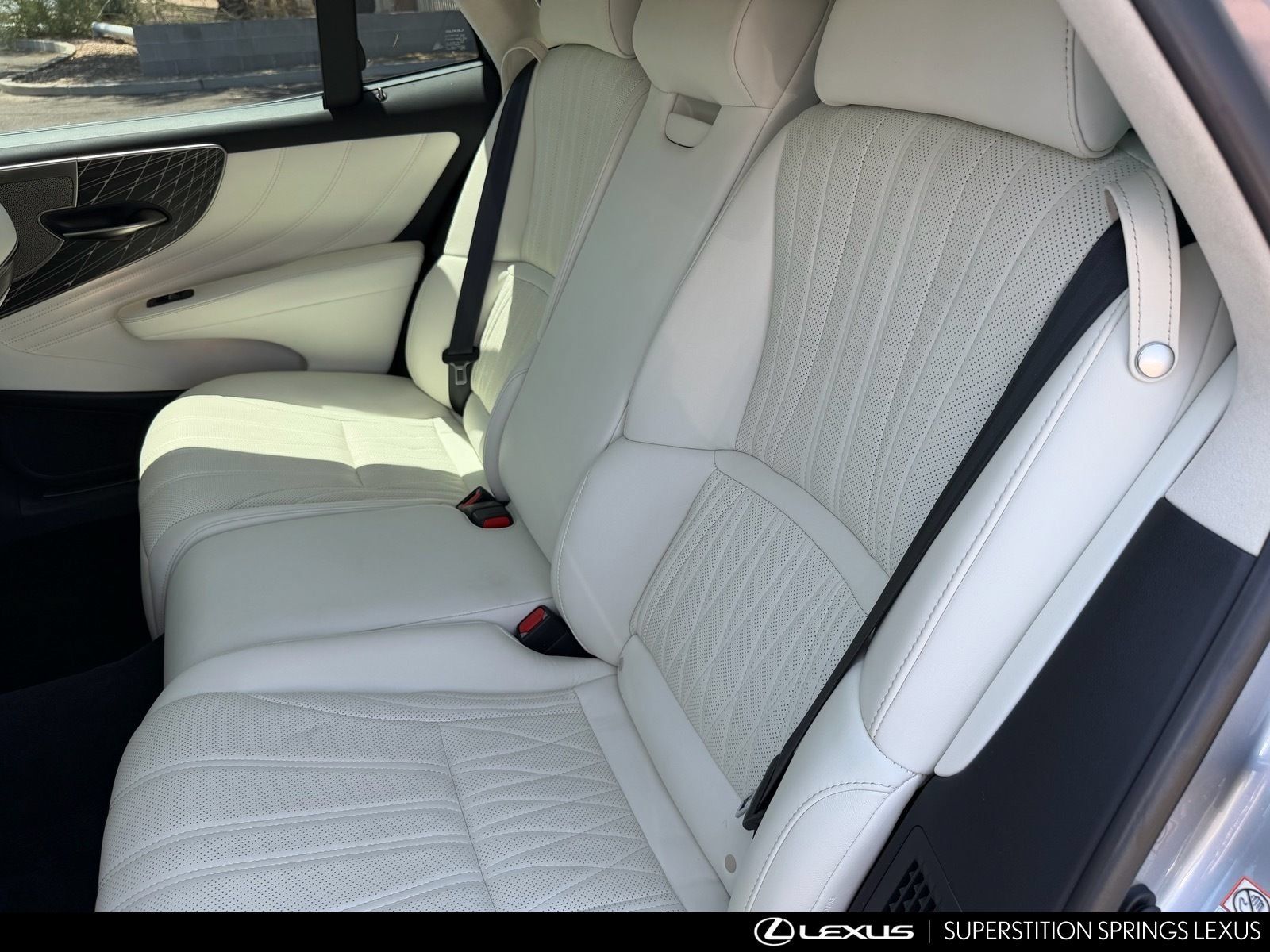 Certified 2023 Lexus LS 500h AWD w/ Luxury Package image 26