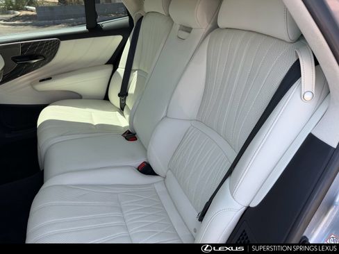Used 2023 Lexus LS 500h AWD w/ Luxury Package image 26