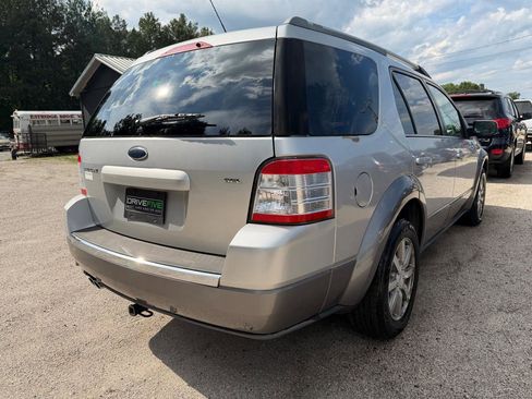 Used 2009 Ford Taurus X SEL FWD image 4