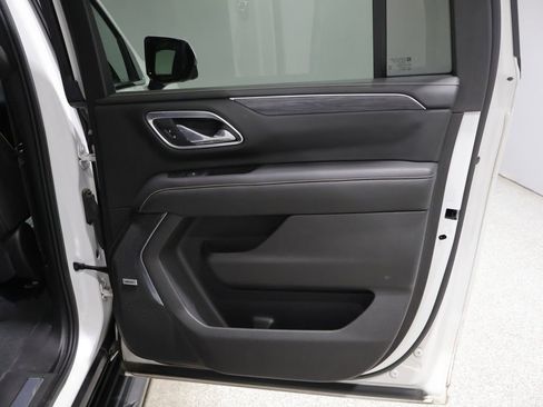 Used 2021 GMC Yukon XL SLT w/ SLT Premium Package image 23