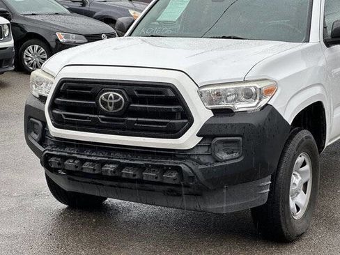 Used 2019 Toyota Tacoma SR image 10