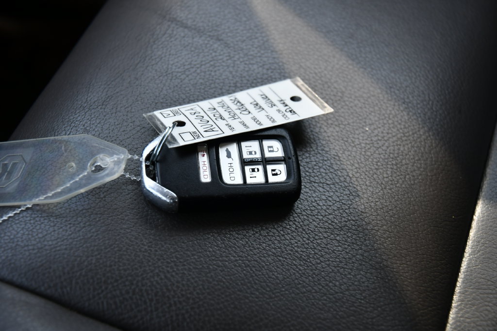 Used 2016 Honda Odyssey Touring Elite image 19