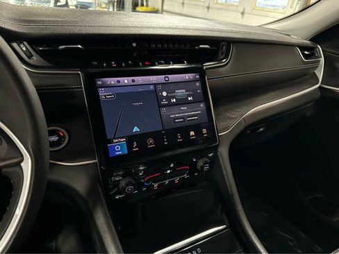 Used 2024 Jeep Grand Cherokee Limited w/ Trailer Tow Package image 19