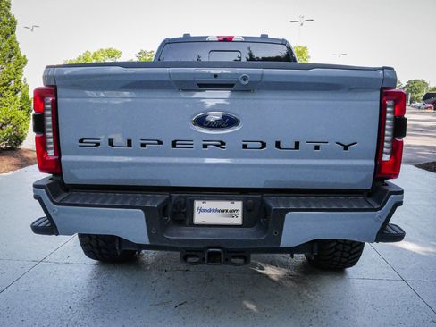 Used 2024 Ford F350 Lariat w/ Lariat Ultimate Package AWD/4WD image 9